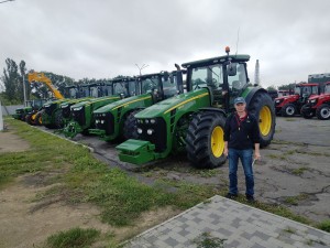   JOHN DEERE