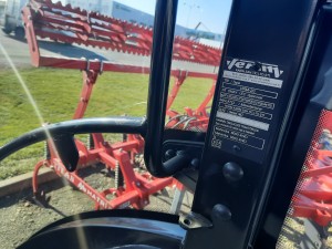   Mahindra 8000  Mahindra 9500