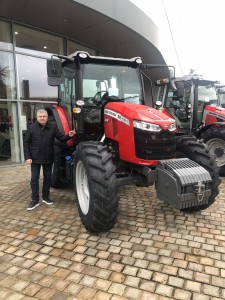 ³  Massey Ferguson  .  ()